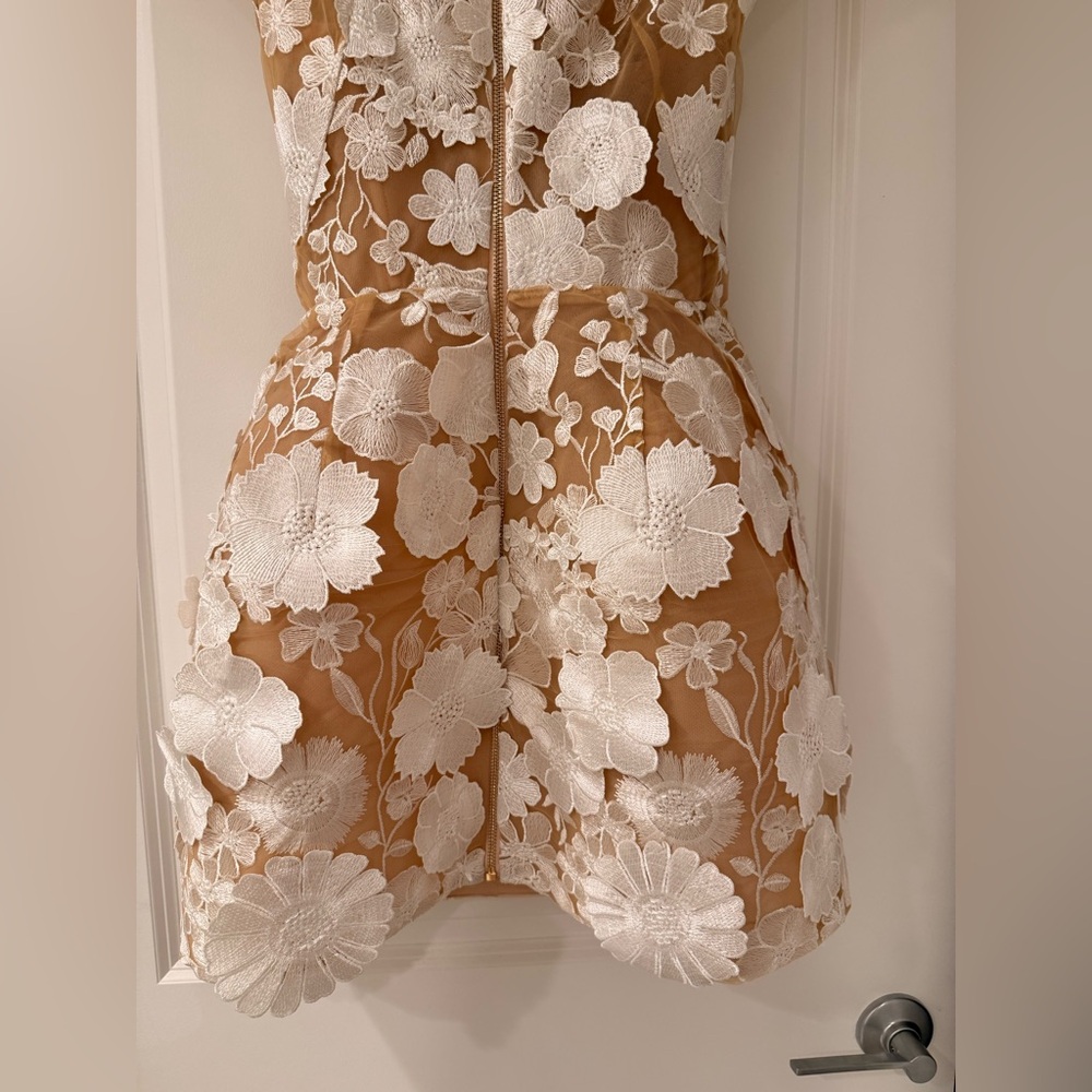 NWOT BRONX AND BANCO Jasmine Cap-Sleeve Floral Lace Minidress - Picture 13 of 15